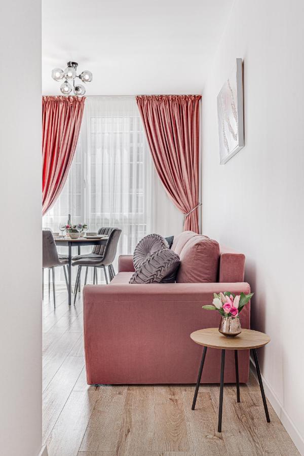 Elegant Apartment Near Afi & Atrium Mall Arad Exterior photo